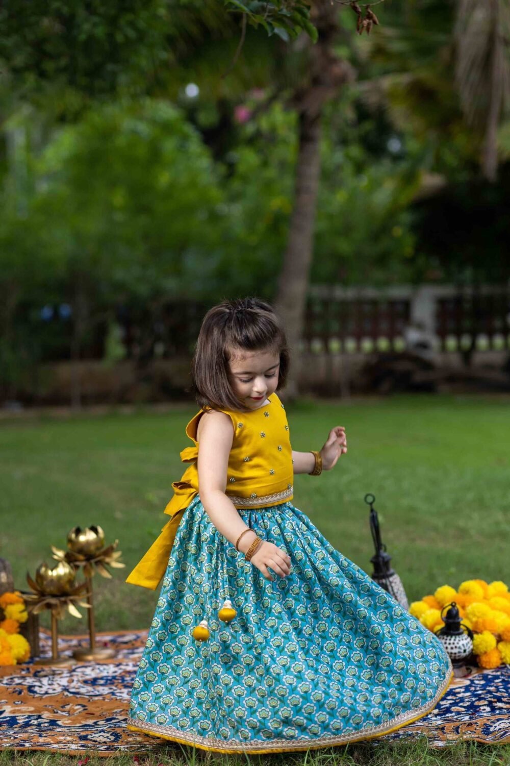 Yellow top with printed skirt - Image 2