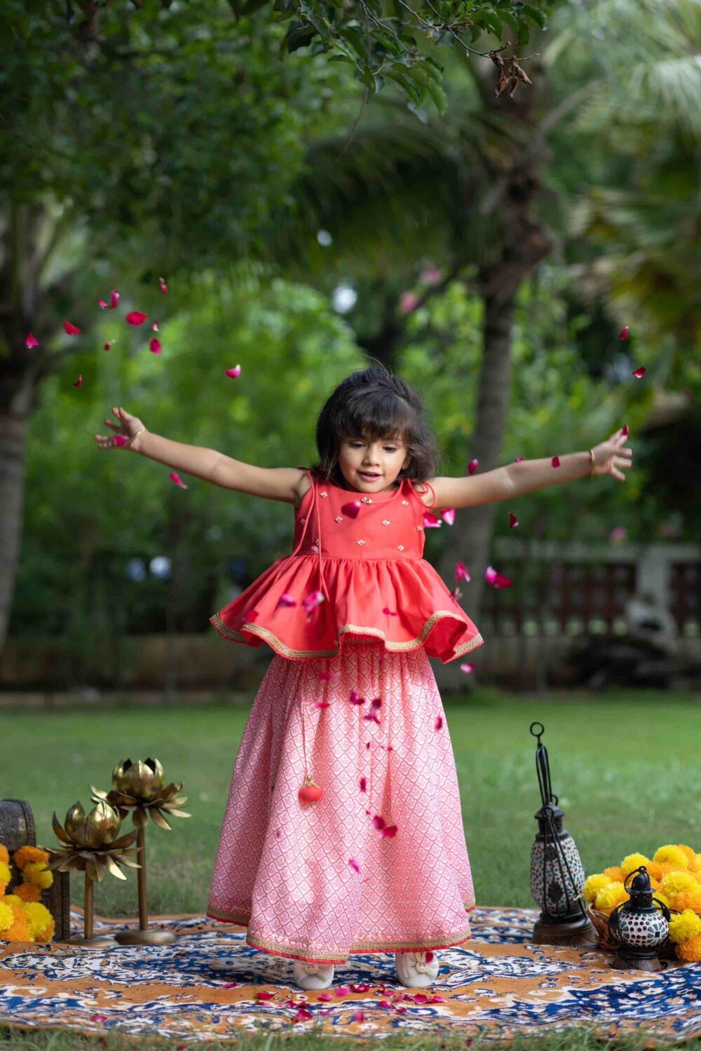 Long punch pink top with printed skirt - Image 2